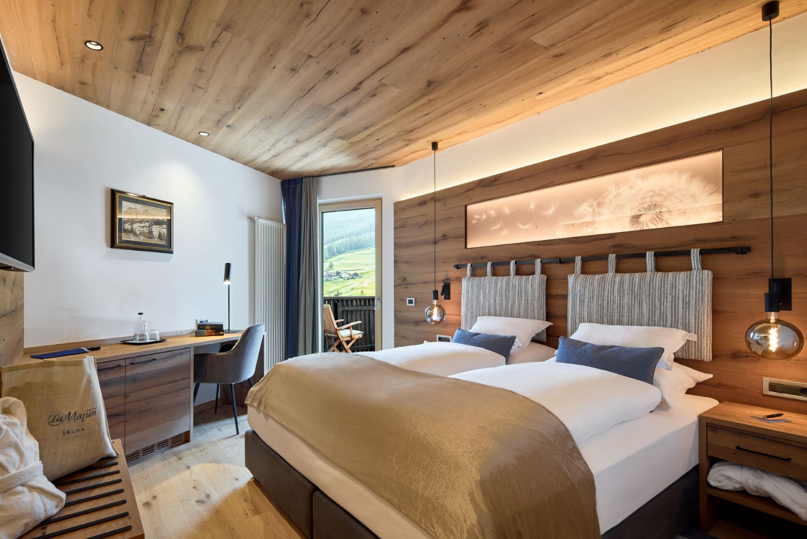 Hotel La Majun, La Villa - modern double room with balcony